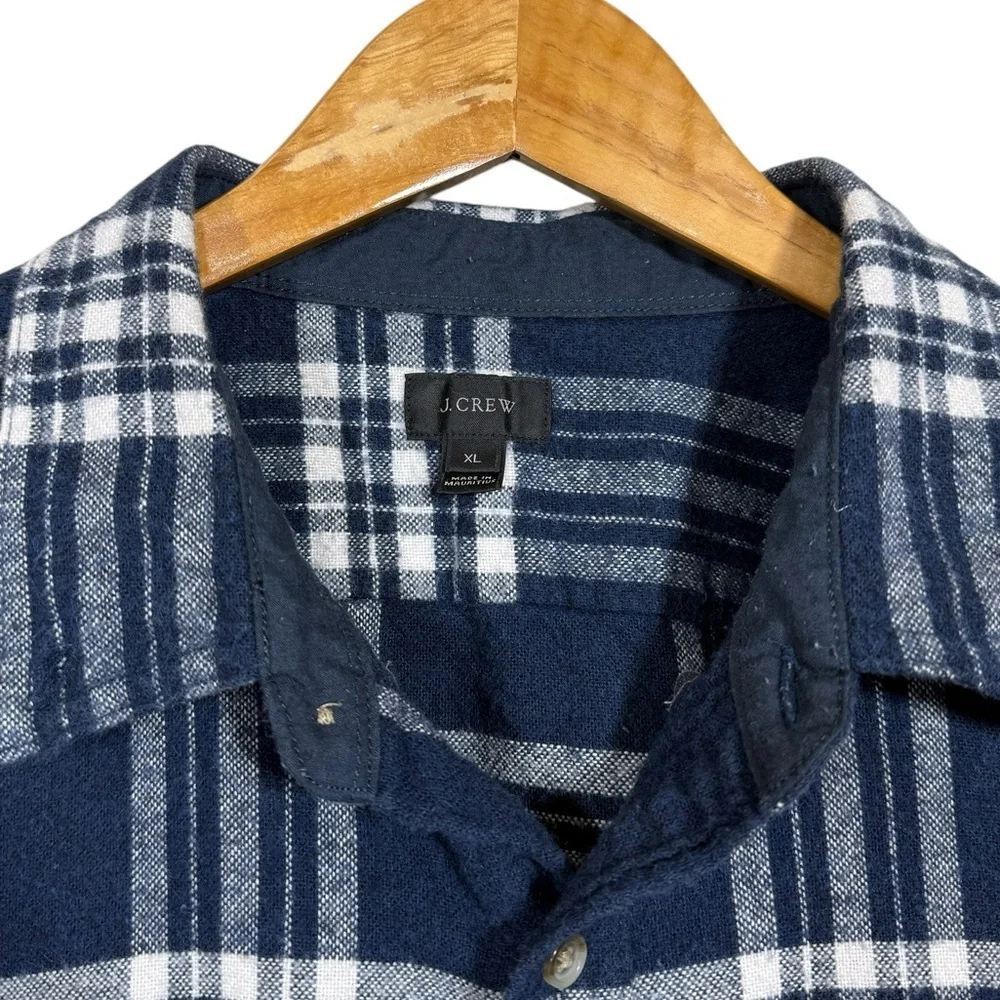 J. Crew Blue And White Plaid Button Down Elbow Patch Flannel Shirt Mens Size XL